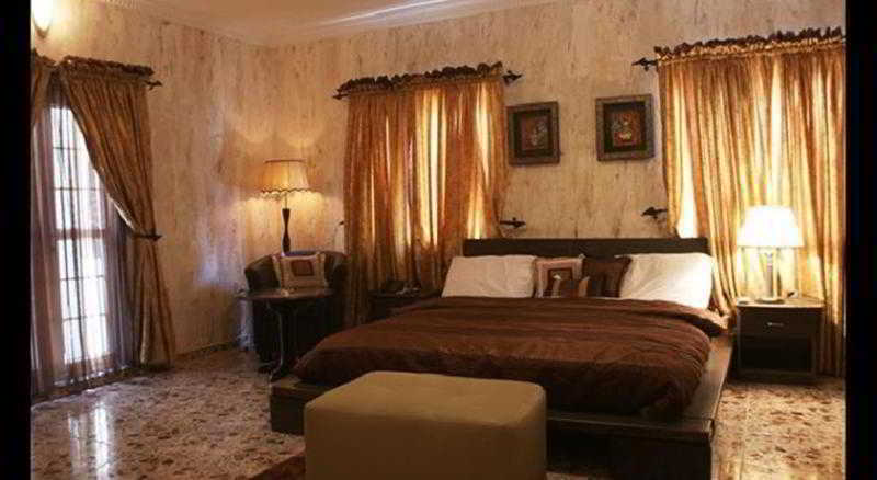 Charlies Place And Suites Lagos Exteriér fotografie